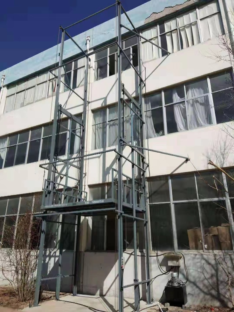 新星室外贴墙货梯